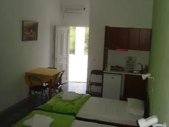 Sunrise In Apartamento Perissa (Santorini)